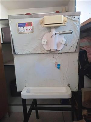 Ice cream machine