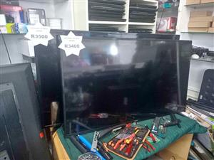 Smart TVs forsale in parow 48 inches and 49