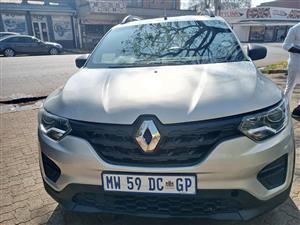 2022 RENAULT TRIBER 1.0 7 SEATER'S MANUAL