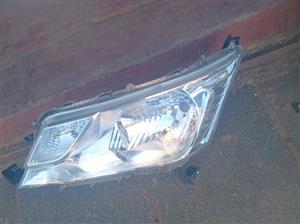 Toyota quantum  left side headlight