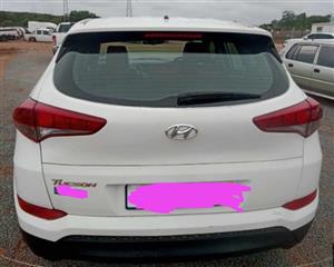 Hyundai Tucson Breaking-Down for Parts 