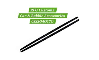 Universal Gloss Black Side skirts