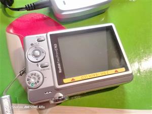 7•1 Mega Pixels Kodak EasyShare C763 Camera (battery issues)