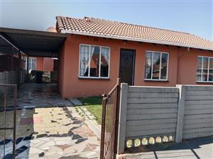 Townhouse For Sale in Ormonde