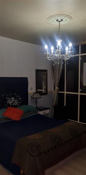 Large fully furnished room to rent in apartment to 1x person only west rand jhb 