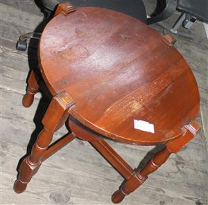 brown coffee table s065717b