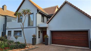 House For Sale in Zwartkop Golf Estate