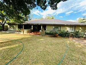 TWO HOMES. ONE GARDEN PARADISE!
