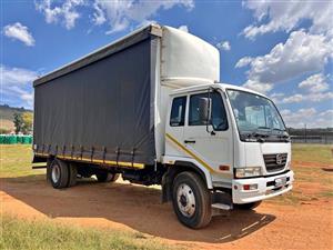 2017 UD80 TAUT BODY  160 000KMS