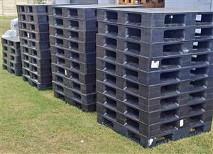 PRICE DROP! 3.5 Ton Solid Top Ext Heavy Weight Plastic Pallets 