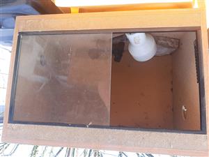 Snake cage with heat lamp, water bowl, built-in ventilation in Pretoria North