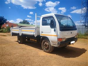 USED 2006 NISSAN UD40L 4 TON DROPSIDE TRUCK FOR SALE