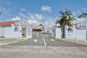 Humewood: Popular Brett La Roche Townhouse