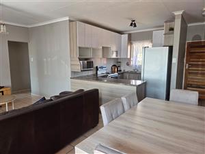 Townhouse For Sale in Bendor