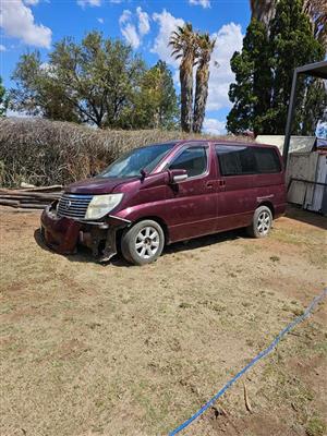 Nissan Elgrand stripping for spares
