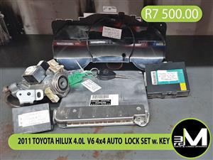 2011 TOYOTA HILUX 4.0L  V6 4x4 AUTO  LOCK SET w. KEY