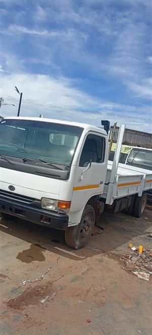 2006 Nissan UD40 Dropside