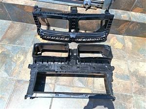 BMW M2 G87 CRADLES/INNER GRILL AND AIR DUCT AVAILABLE FOR SALE IN EXCELLENT CONDITION