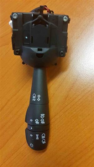 RENAULT SANDERO INDICATOR SWITCH WITH H/L. BRAND NEW. FOR VARIOUS OTHER CARS TOO.