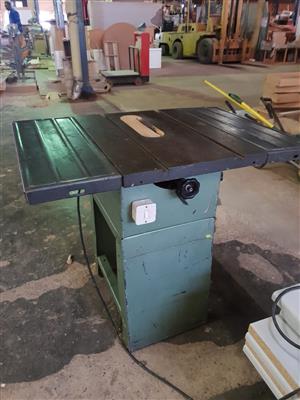 TABLE ARBOUR SAW 220 V