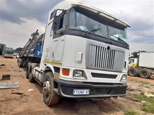 2011 - International 9800i Mid Roof 6x4 Truck - Manual Transmission