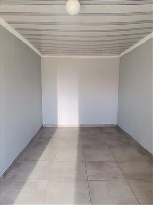 Garage size room to rent in Naturena ext 13 