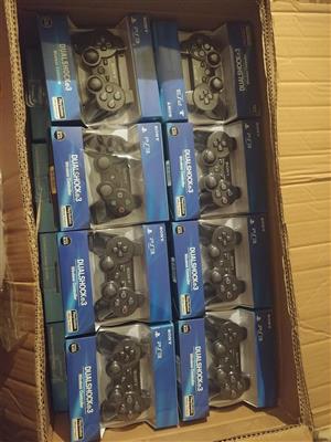 Sony Ps3 controlers R450 each brand new sealed X2 R900
