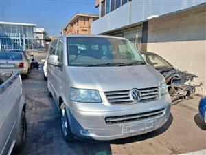 VW T5 CARAVELLE STRIPPING FOR SPARES. 