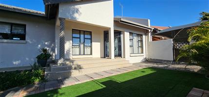 Stylish 4-Bedroom Family Home For Sale in Bendor  Polokwane
