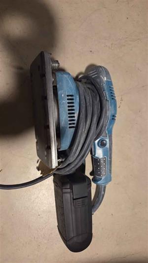 Makita sander BO3710