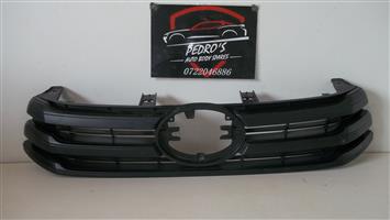 Toyota Hilux '15-'18 upper grille