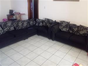 couche R2800 give away price call charlotte 0737765287