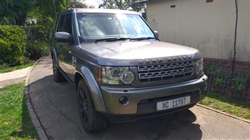 Land Rover Discovery 4 SDV6 SE Immigrating !