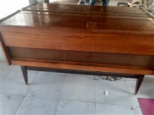 Antique Turn Table (Telefunken) with radio and turntable in working condition