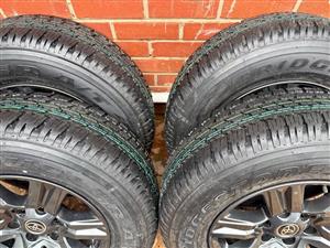 Toyota gd6 rim 17 inch with brand new Bridgestone dueler a/t tyres 265/65R17