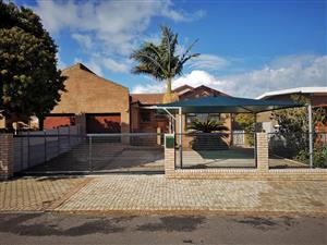 Townhouse Rental Monthly in Hartenbos Central