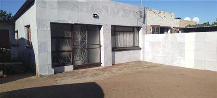 Beautiful and spacious house with flat in Duncanville.
