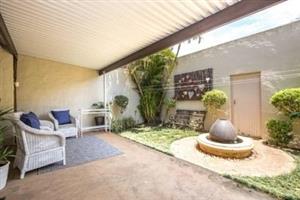 Townhouse For Sale in Sunningdale