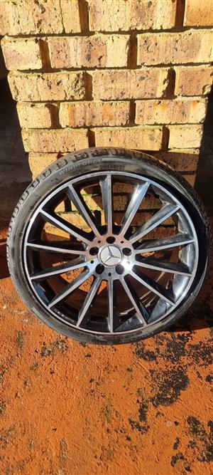 Original AMG Mercedes Mags & New Runflat Tyres 275/30/ZRF20