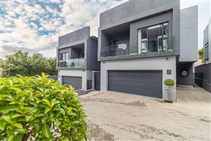 Townhouse For Sale in Edenburg