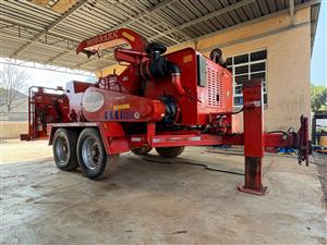 MORBARK WOOD CHIPPER