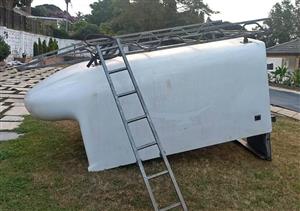 HIGH CANOPY WITH LADDER