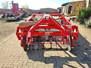 POTATO HARVESTER