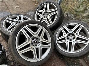 Mercedes ML Mercedes mags size 21 with tyres originals 