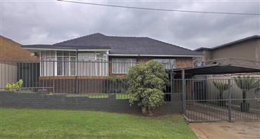 House For Sale in South Crest