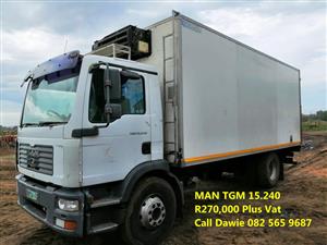 MAN Box Truck 15.240