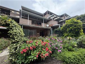 Prime Ground-floor Rosewood with Garage