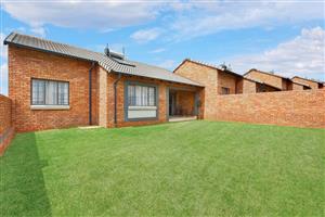 SPECIAL OFFER on NEW LUXURY 3 Bed TOWNHOUSE in MIDRAND