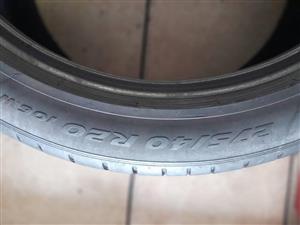 A set of (315/35/20) and(275/40/20) pirelli runflat tyres in very good condition