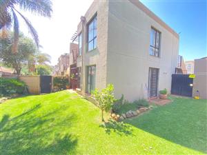 Townhouse For Sale in Glenvista
